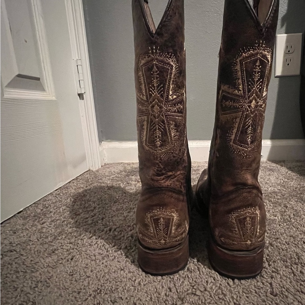 Wm Boots size 8.5 Brown / tan good condition